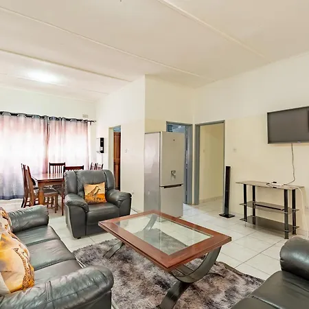 Wood Road Guest Lodge